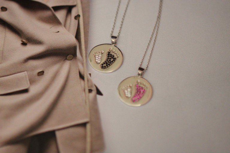 mother and son , mother and daughter,foot print necklace,foot print pendant,mother's necklace,gift for mom,gift for mom,to mom from daughter